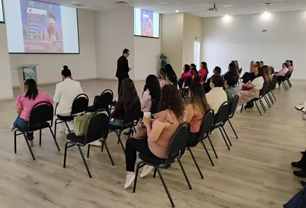 Impulsa Index Juárez prevención del cáncer de mama con conferencia gratuita