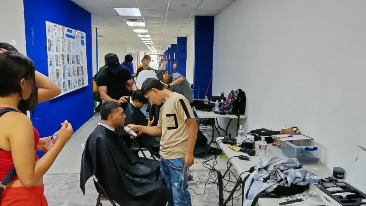 Realiza ACNUR feria de servicios para migrantes en Parque Central