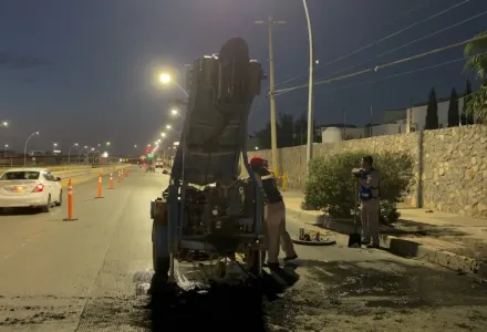 Limpia JMAS colector en Teófilo Borunda para evitar fallas sanitarias