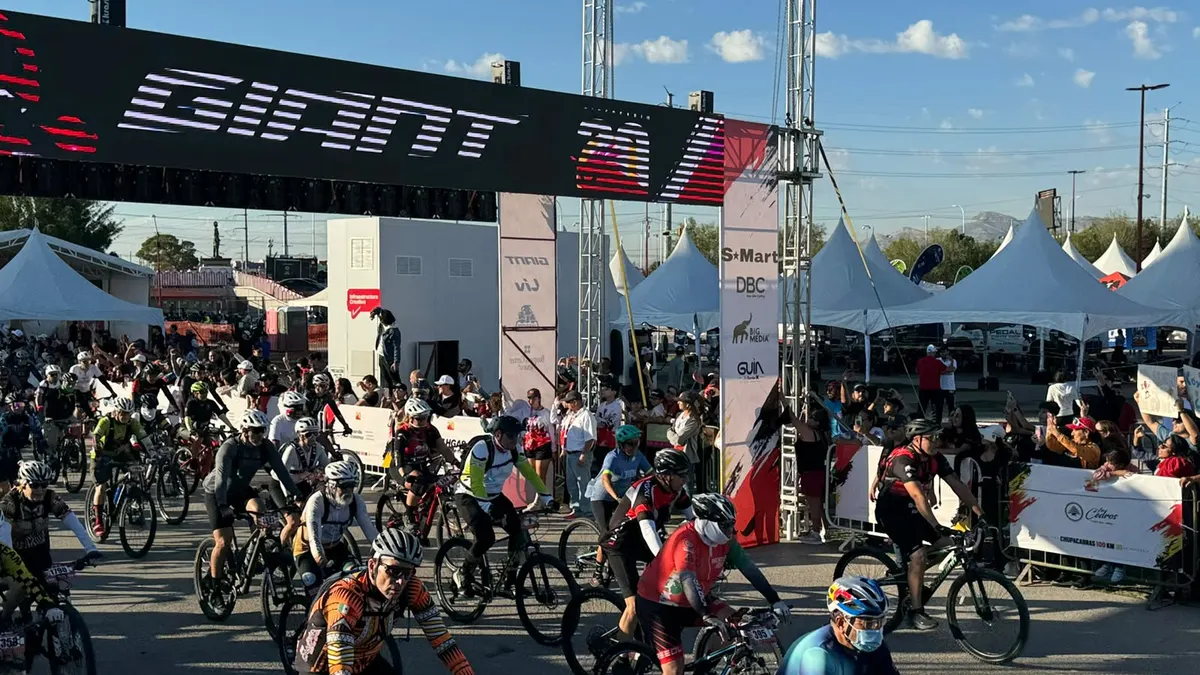 Arranca carrera Chupacabras 2026 con mil 875 ciclistas nacionales e internacionales