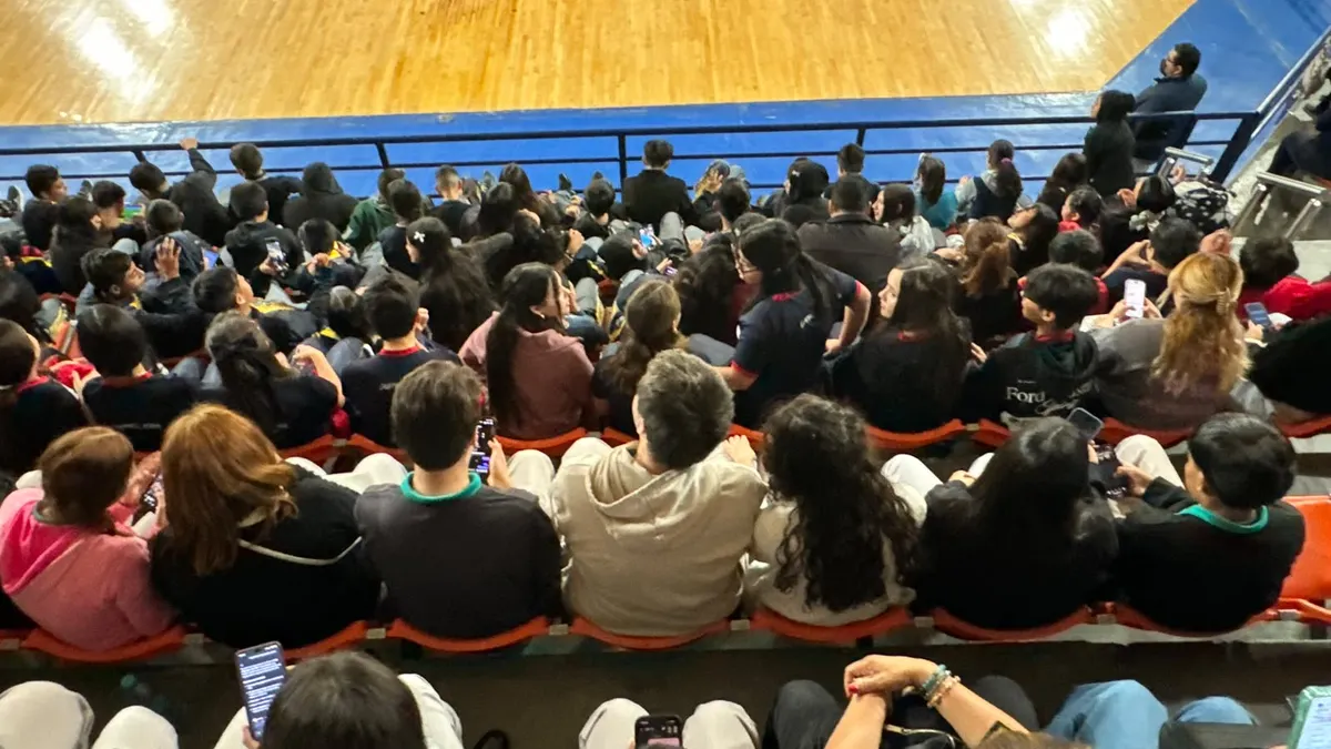 Inspira astronauta Rodolfo Neri a más de 4 mil estudiantes en Juárez
