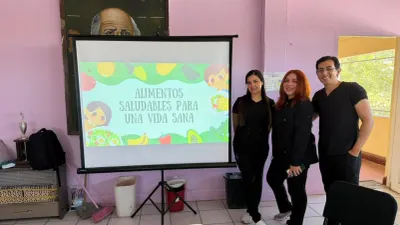 Centros Comunitarios de Juárez imparten plática de salud en primaria