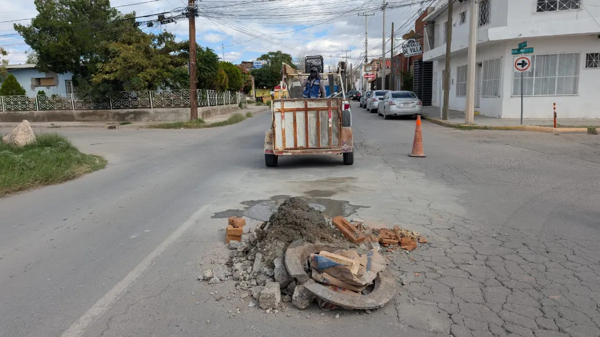 Atiende JMAS reporte de alcantarilla abierta en la Vicente Guerrero