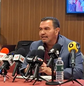 Se suma Pérez Cuéllar a reuniones de Morena en Ciudad de México