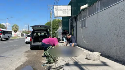 Fallece hombre de 63 años en cruce de Insurgentes y Constitución