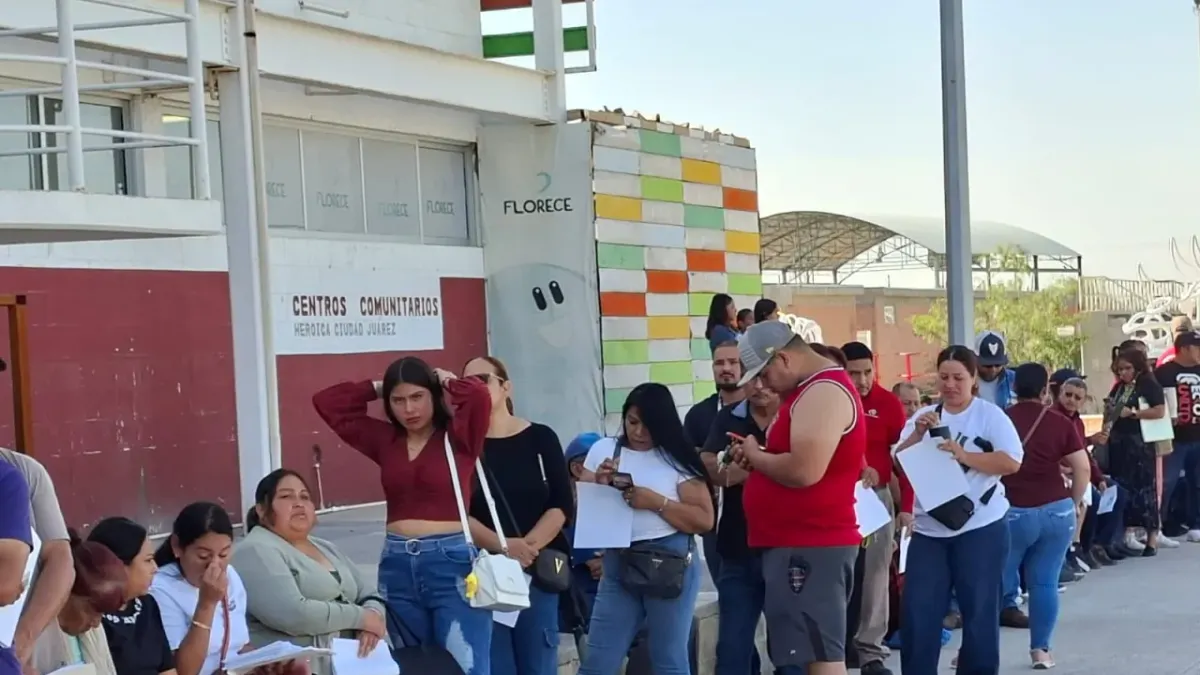 Registran largas filas en módulo móvil de Tesorería en Riberas del Bravo