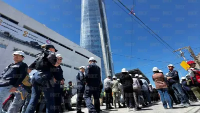 Evacúa Torre Centinela 300 personas en 10 minutos durante simulacro