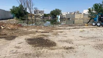 Limpian diques en Parajes de San Juan para prevenir inundaciones