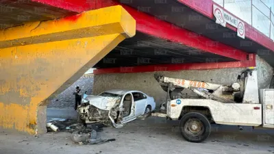 Fallecen dos personas tras chocar contra puente en el Viaducto