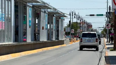 Paraliza apagón el centro de Juárez; negocios cierran y tráfico se complica