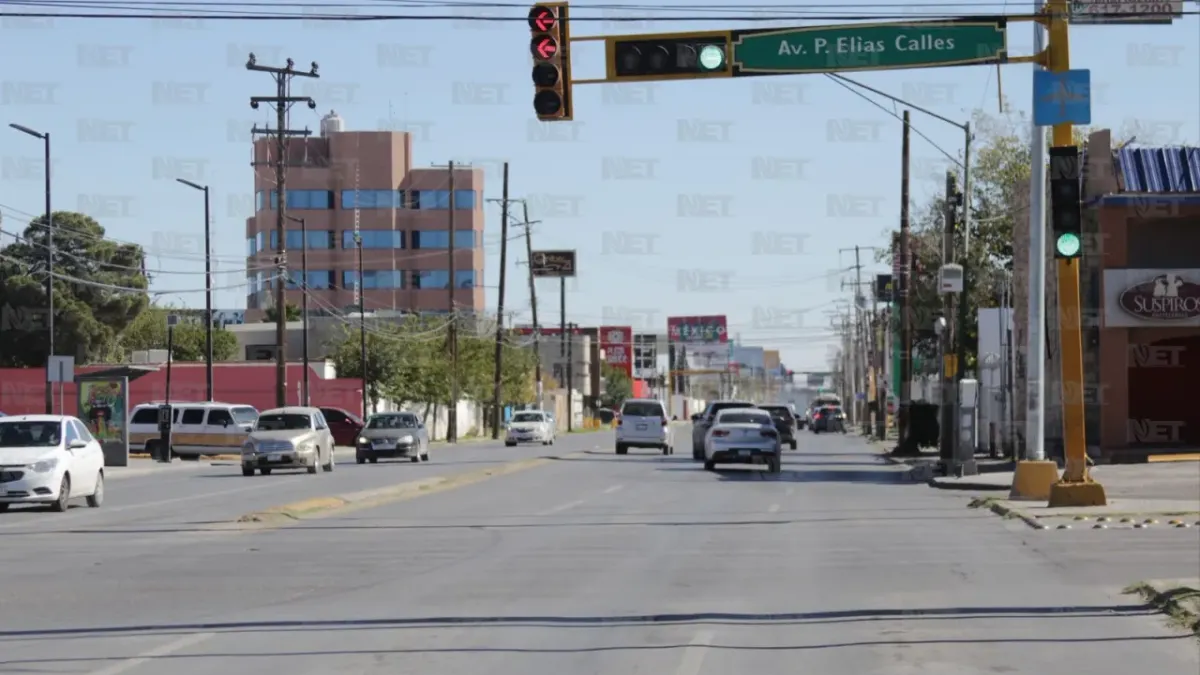 Avanzan 80% trabajos de fibra óptica para modernización de semáforos en Juárez