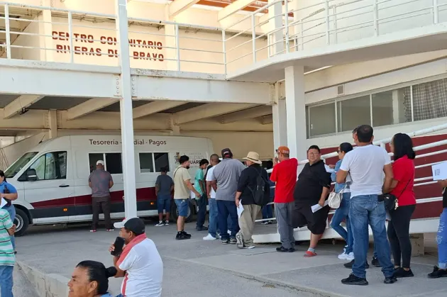 Registran largas filas en módulo móvil de Tesorería en Riberas del Bravo