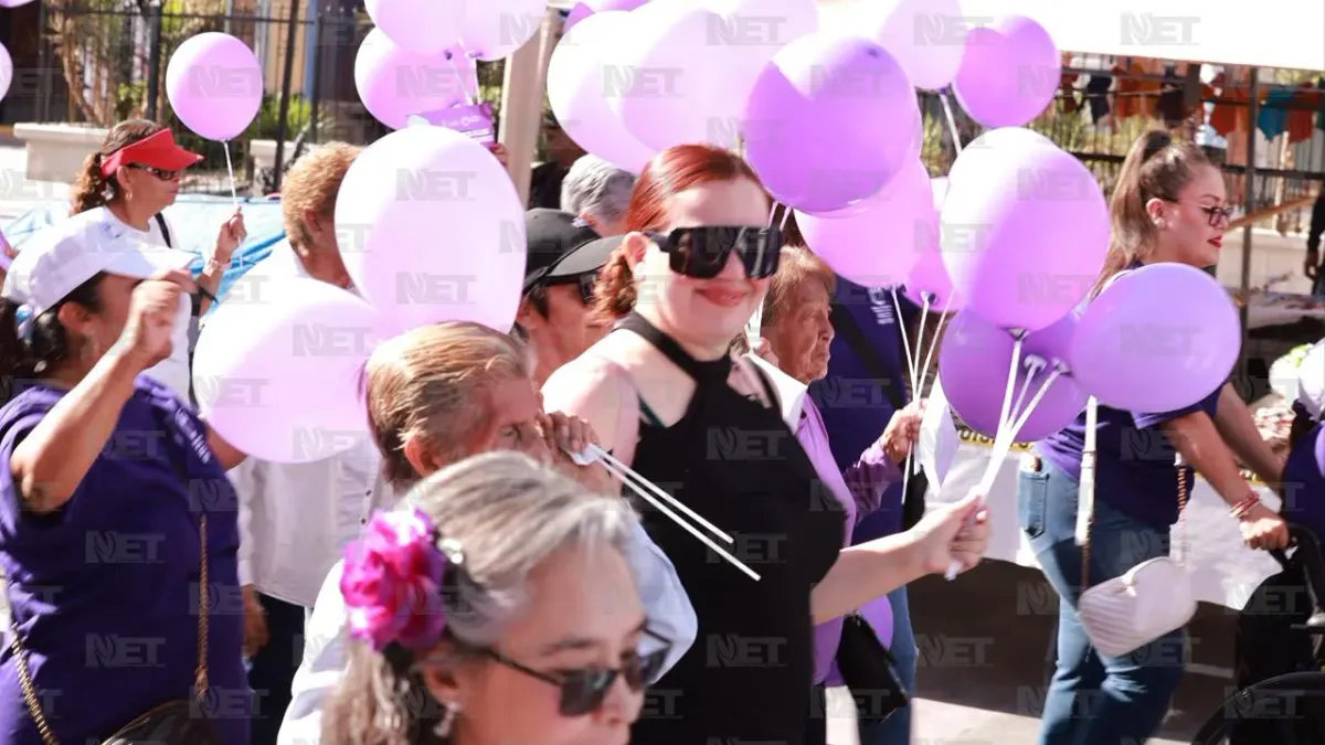 Más de 200 adultos mayores participan en caminata contra la violencia