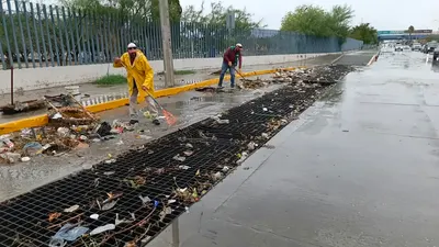 Retira Limpia 13 toneladas de basura acumulada en rejillas pluviales