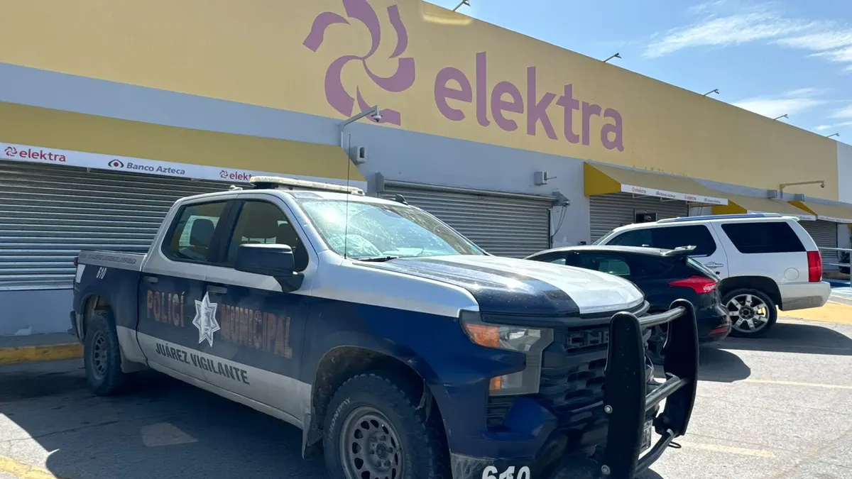 Reportan robo de hasta 450 mil pesos en sucursal Elektra en Las Torres