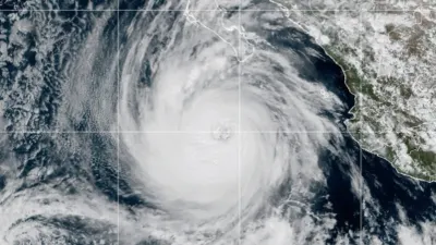 Se intensifica huracán Genevieve a categoría 4 en el Pacífico