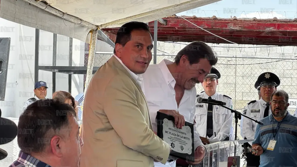 Reparte Seguridad Vial cascos a motociclistas en Juárez