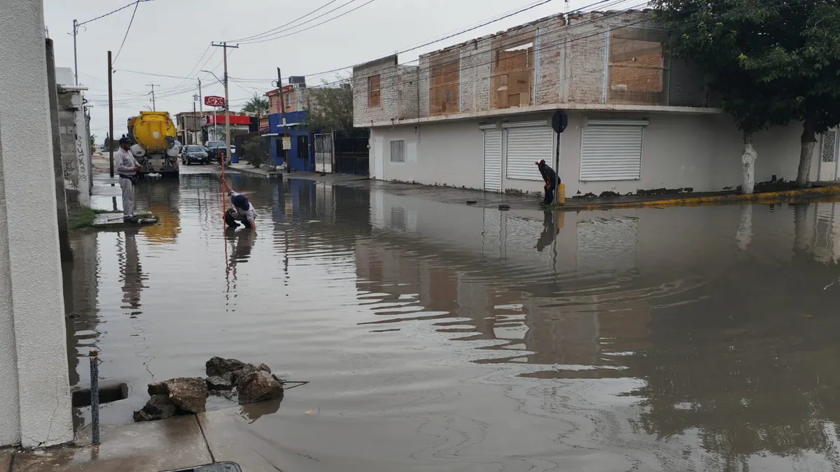 Lluvias inundan casas y negocios en Campestre Villerreyes