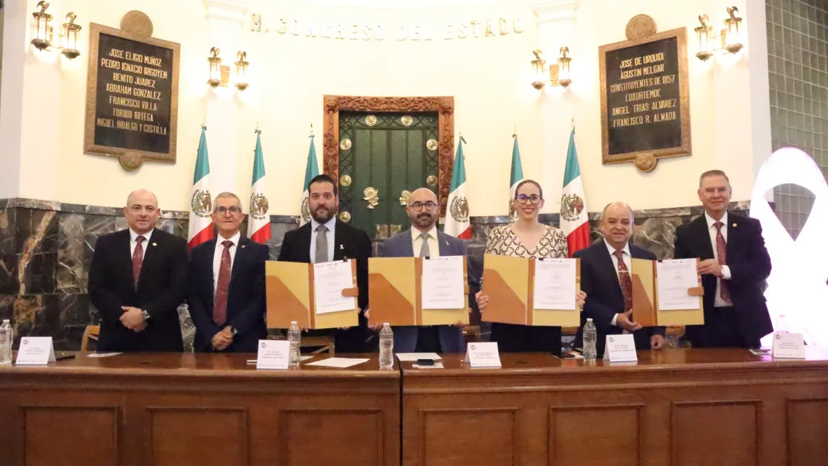 Firman convenio para prevenir cáncer de mama en centros laborales de Chihuahua