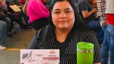 Inicia última etapa de entrega de becas Rita Cetina en Juárez