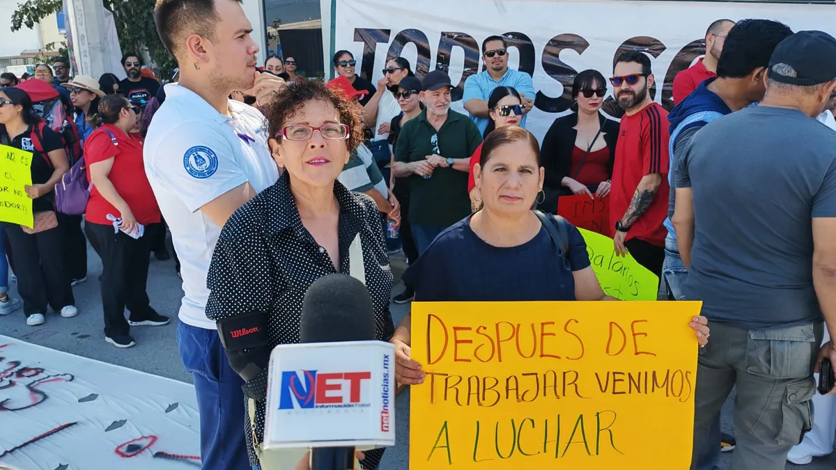 Marchan trabajadores del IMSS en Juárez contra acuerdos sindicales
