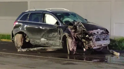 Conductora pierde control por cansancio y choca contra poste en la Tecnológico