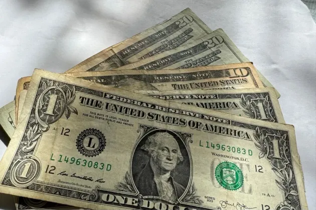 Dólar inicia la semana estable en Ciudad Juárez
