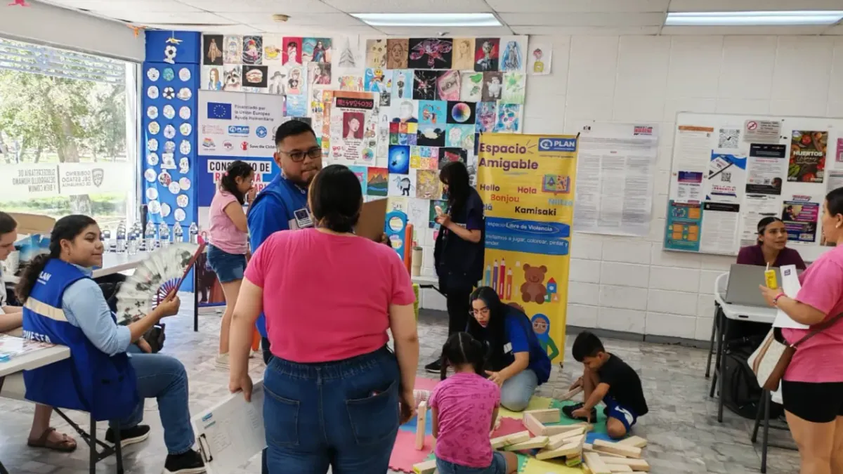 Realiza ACNUR feria de servicios para migrantes en Parque Central