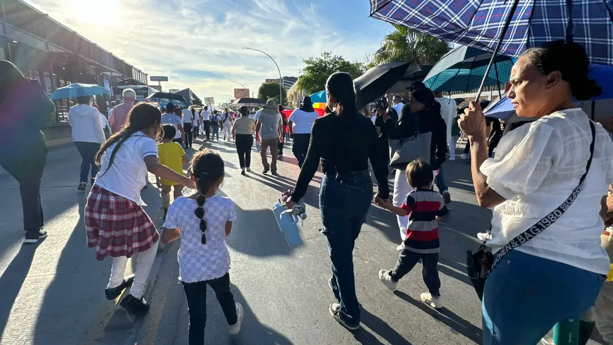 Trabajadores del IMSS rechazan aumento salarial y salen a las calles en Juárez