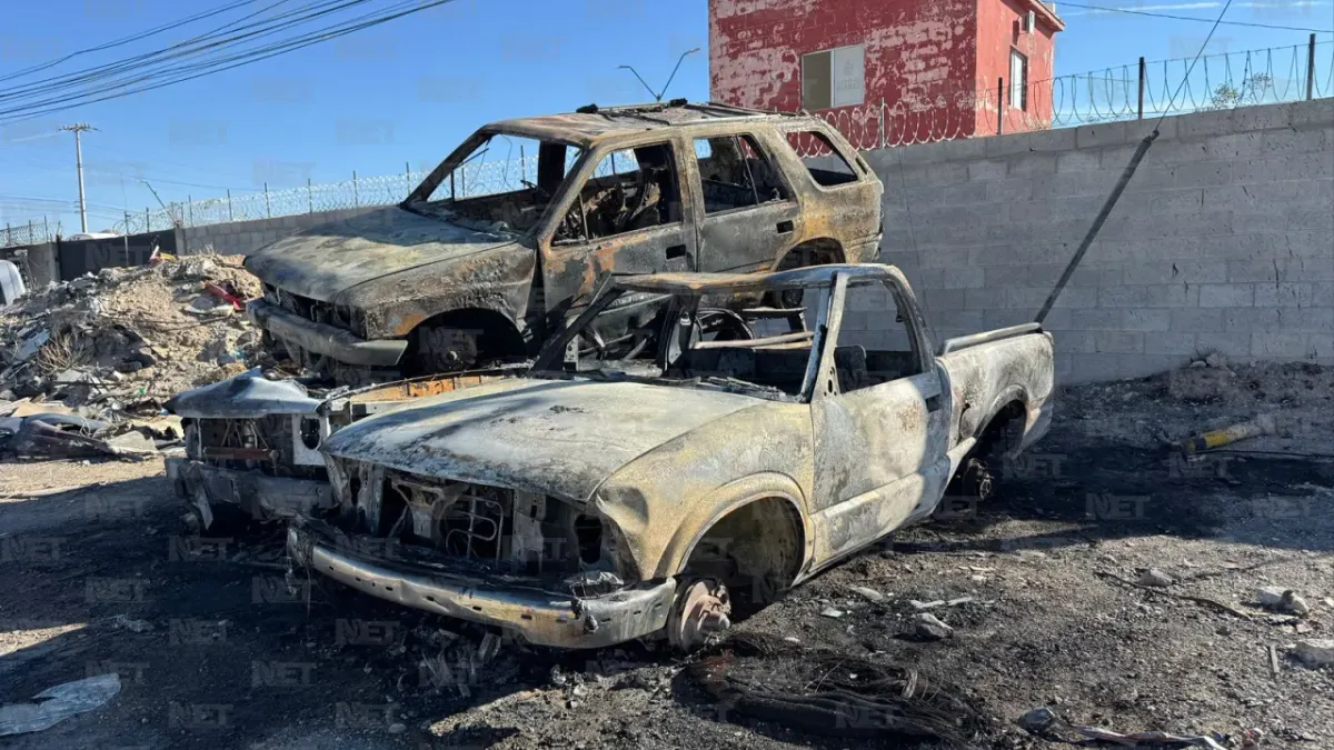Incendian cuatro vehículos frente al Corralón 3 en Ciudad Juárez