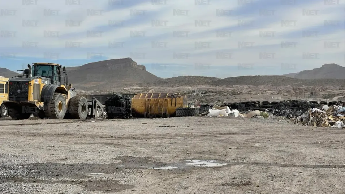 Logran Bomberos sofocar incendio tras más de 50 horas; humo sigue visible