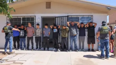 Hallan 12 migrantes en casa de seguridad de El Paso; investigan tráfico humano
