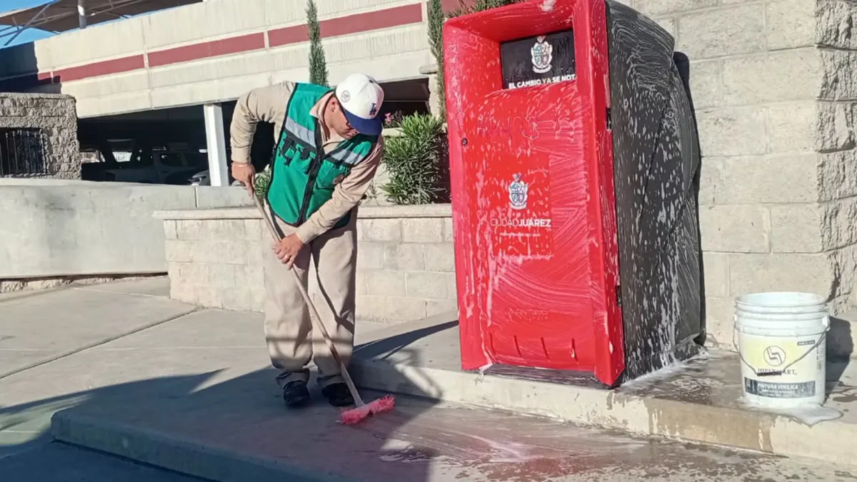 Despliega Limpia cuadrilla antigrafiti y lavado de contenedores en el Centro