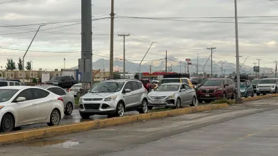 Trabaja Municipio en desagüe del Villarreal Torres; permanece cerrado