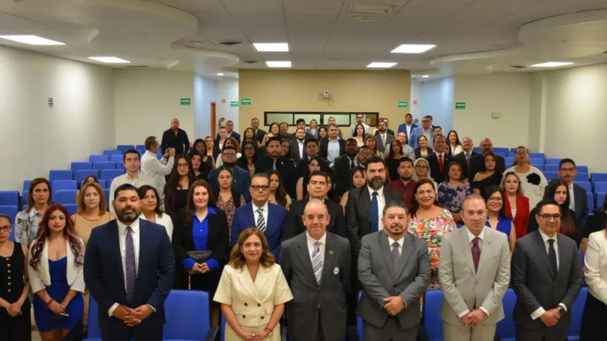 Se gradúan 97 especialistas, maestros y doctores del Poder Judicial en Juárez
