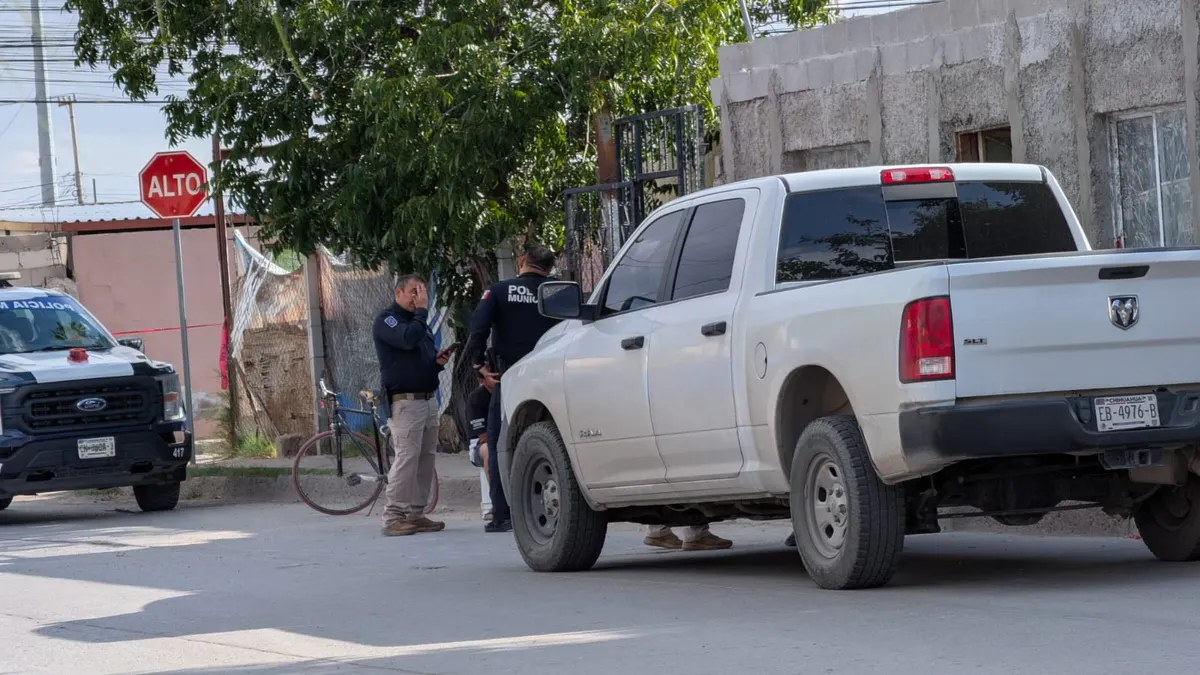 Balean a hombre en la colonia Lucio Cabañas; llega por su cuenta al hospital