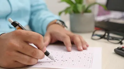 Lanzan convocatoria para acreditar primaria y secundaria con un solo examen