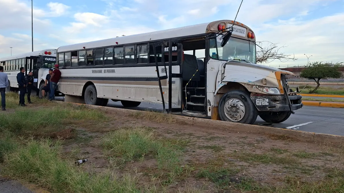 Choque múltiple de camiones maquiladores deja más de 30 lesionados en El Chamizal
