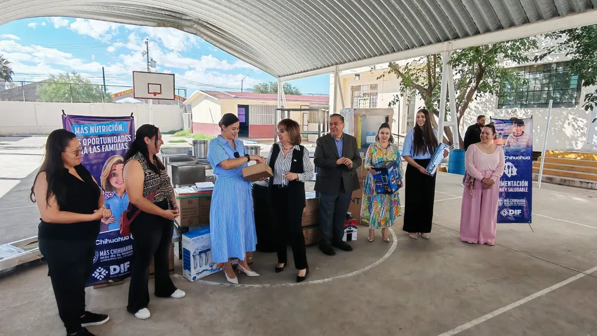 Equipa DIF Estatal tres escuelas de Juárez para ofrecer desayunos calientes