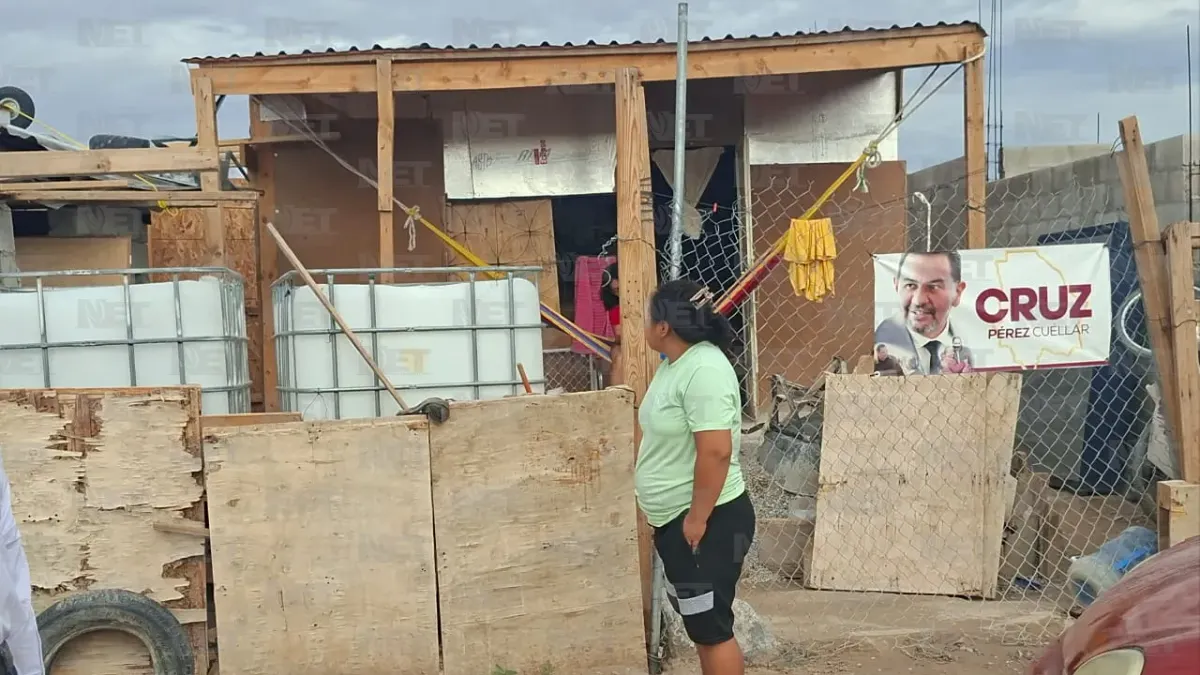 Realizan entrega semanal de agua en colonia La Nueva Conquista