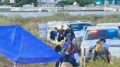 Trasladan cuerpo de fosa clandestina de Senderos de San Isidro a Semefo