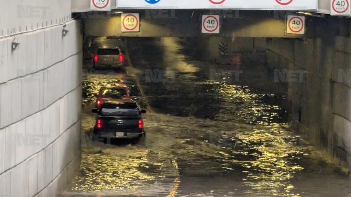 Cierran túnel de la 16 de Septiembre por acumulación de agua
