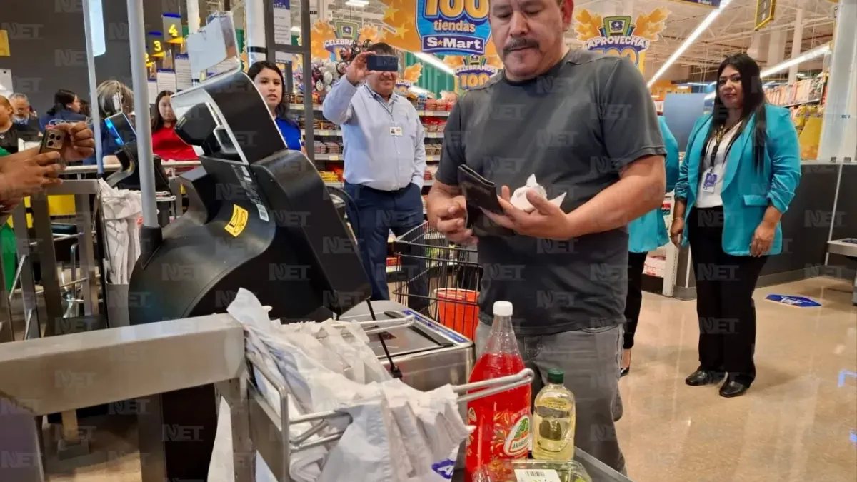 Recibe S-Mart Paseo Esmeralda a sus primeros clientes