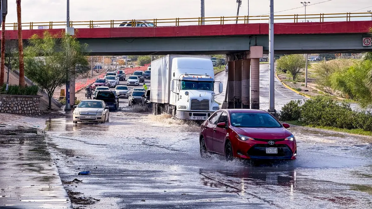 Reabren avenida Francisco Villarreal Torres tras labores de desagüe