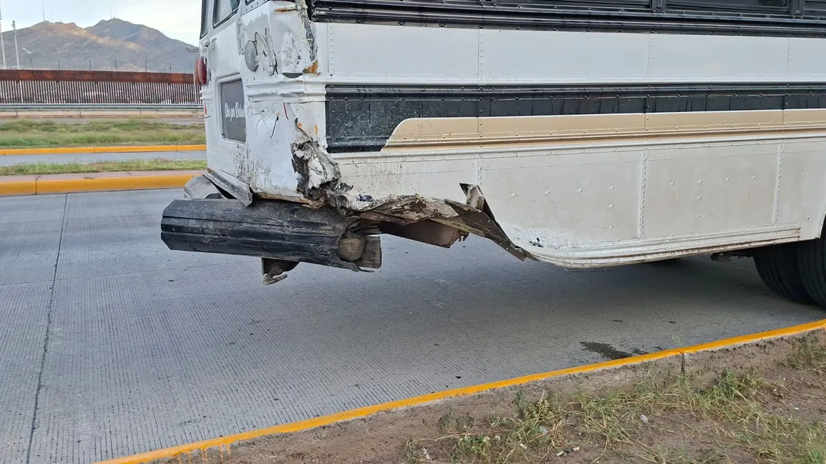 Choque múltiple de camiones maquiladores deja más de 30 lesionados en El Chamizal