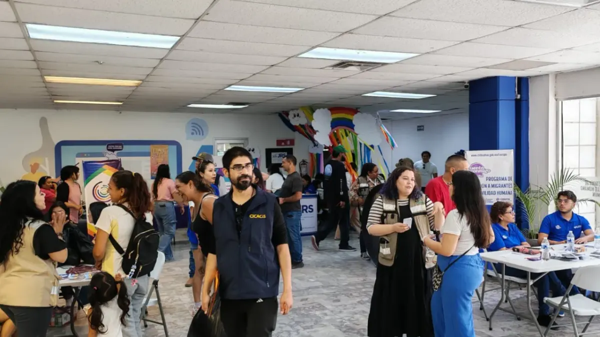 Realiza ACNUR feria de servicios para migrantes en Parque Central