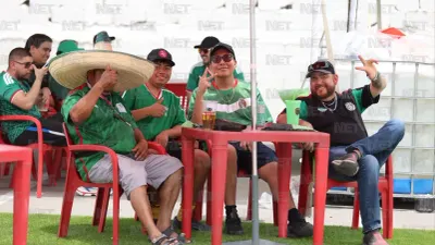 Aficionados viven la inauguración del Mundial en estadio 8 de Diciembre