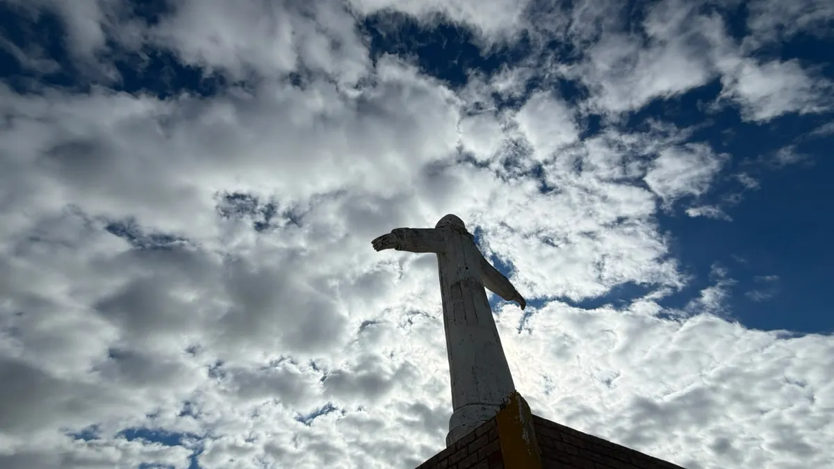Cristo de Curiel: el guardián que marca la frontera entre la ciudad y el desierto