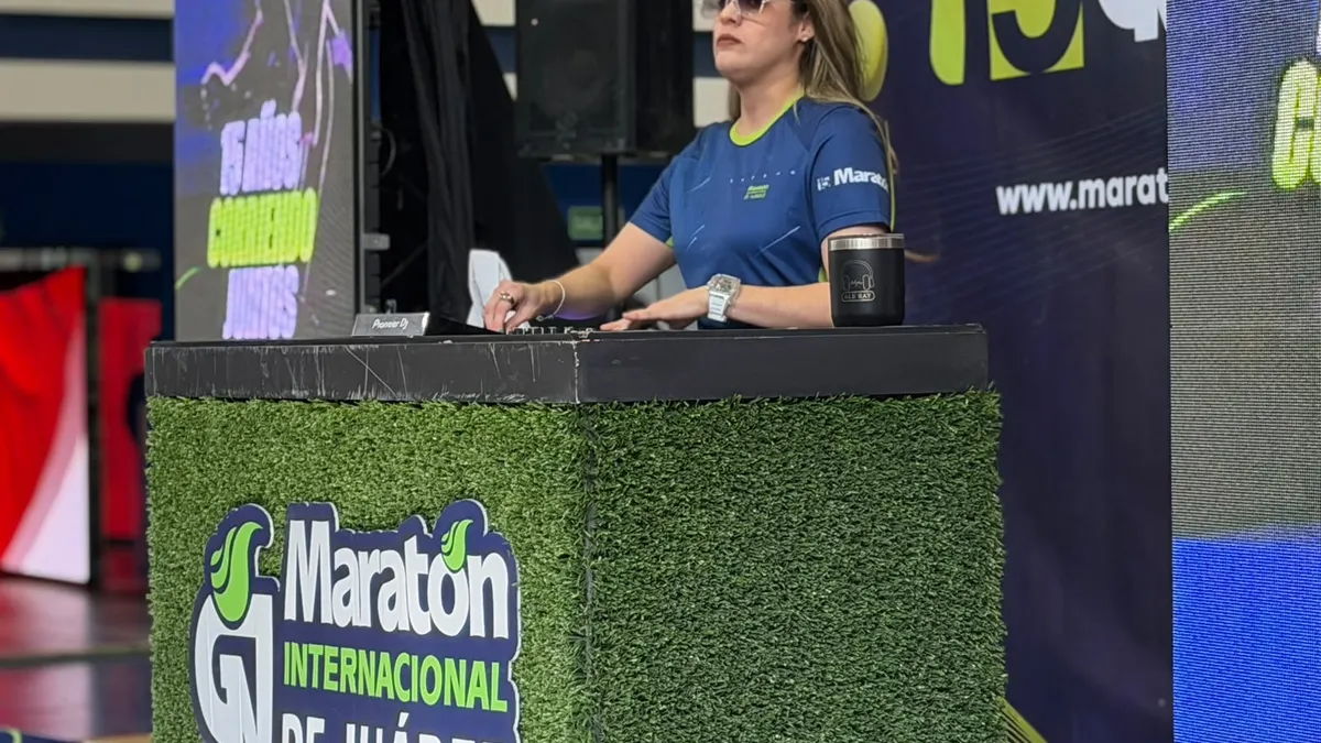 Corredores se reúnen en el Tec de Monterrey previo al Maratón de Juárez