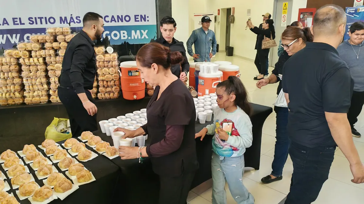 Colocan altar de muertos 'El Jardín de los Recuerdos' en Pueblito Mexicano